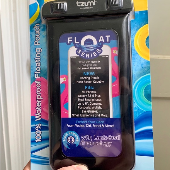 tzumi waterproof pouch